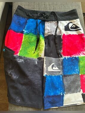 Quiksilver Boys/Youth Board Shorts – Size 26/12 – Bold Color-Block Abstract Prin